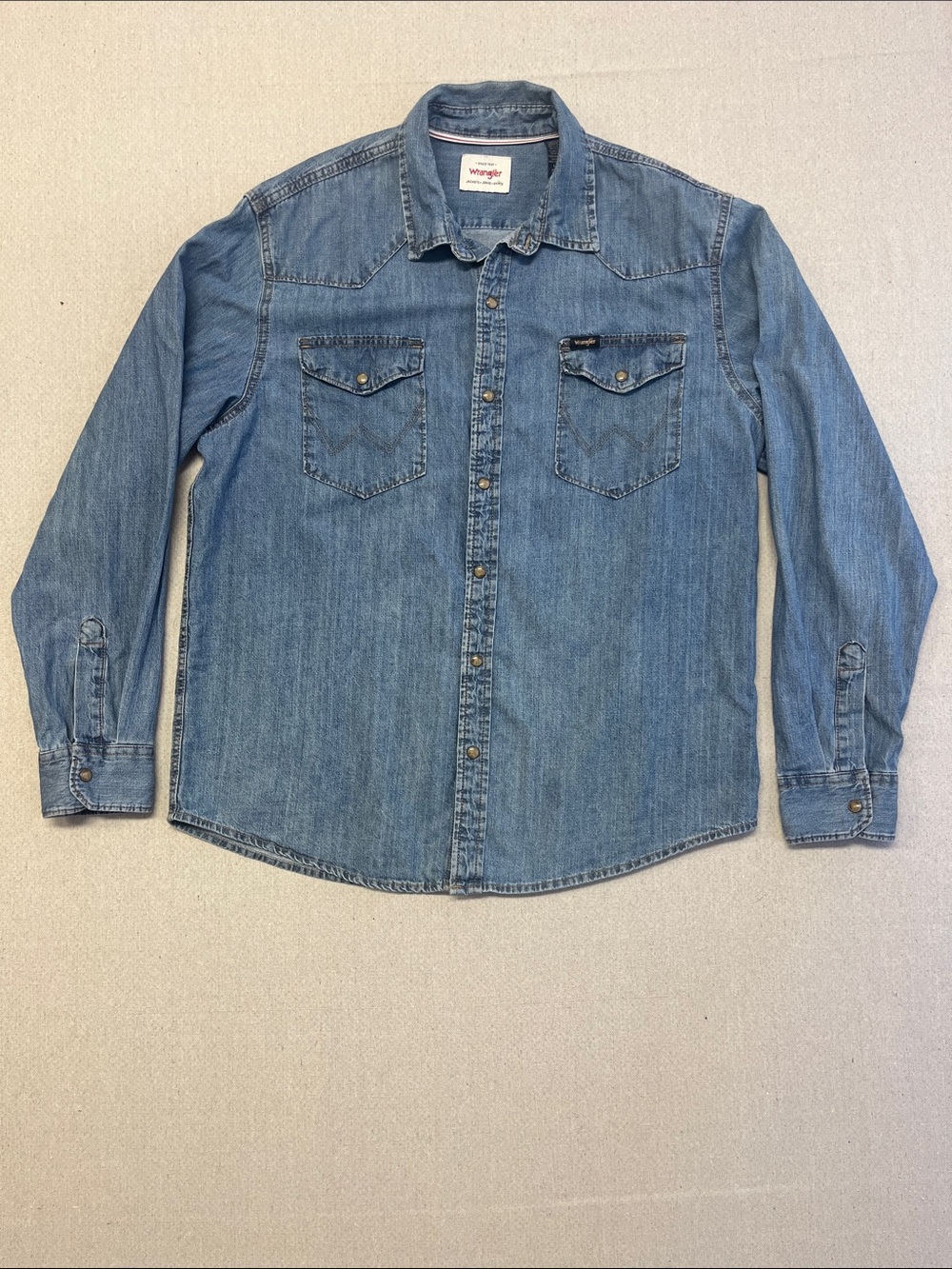 Wrangler Women’s Large Denim Western Pearl Snap Shirt Blue Button Up